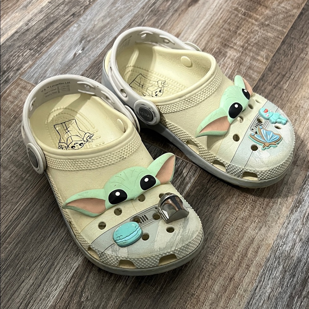 Kids Star Wars Baby Yoda Crocs size 1